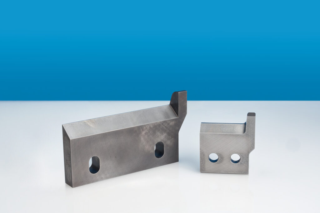 Dividing shear blades