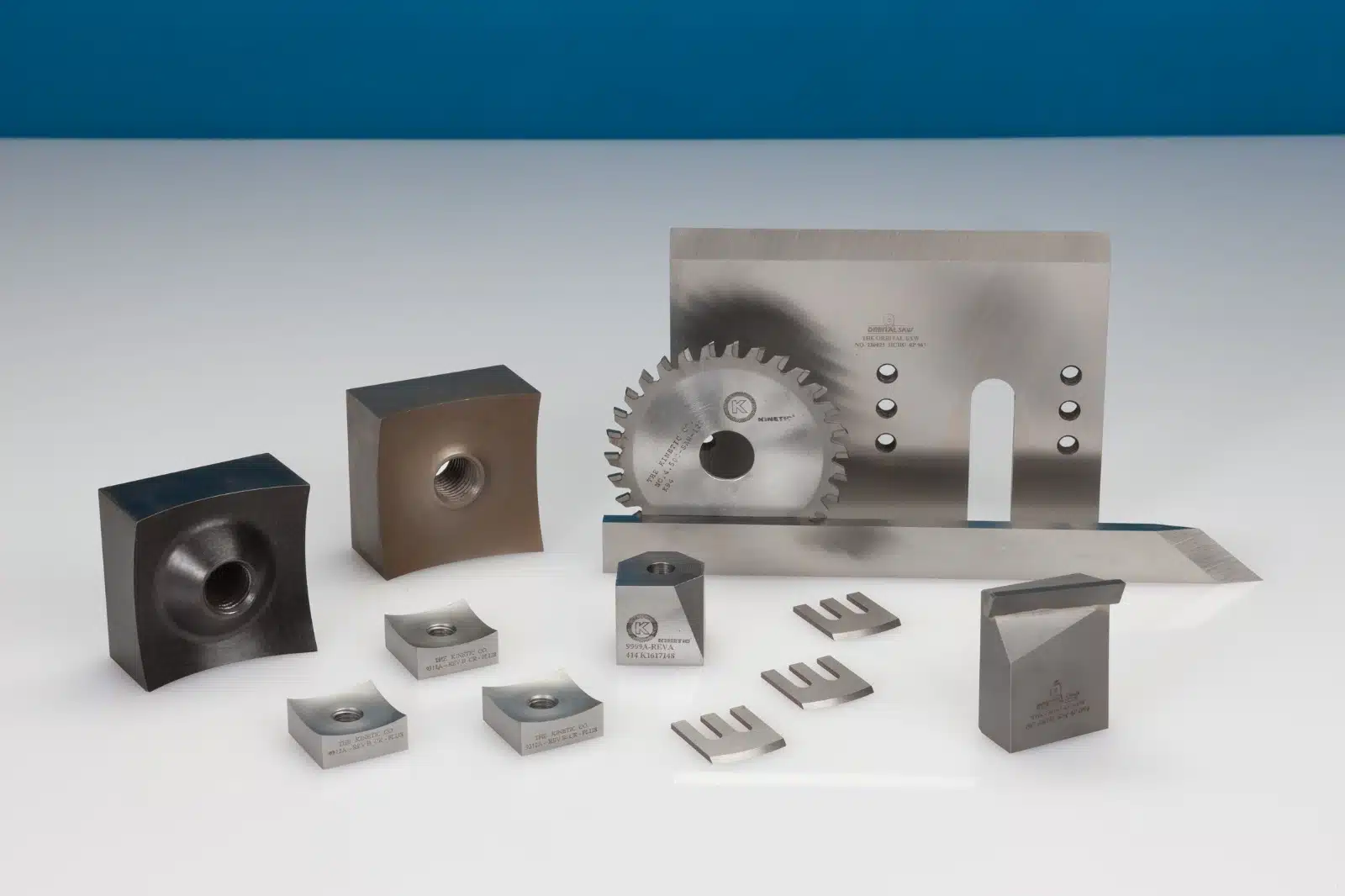 kinetic wood industry knives and blades displayed